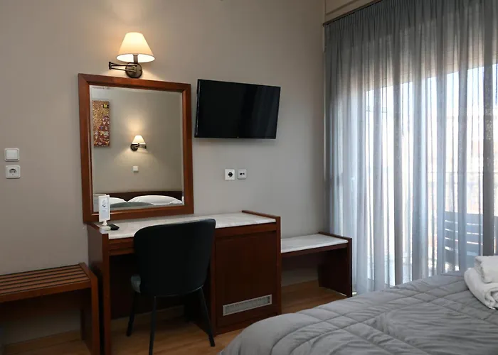 Achillion מלון 2*